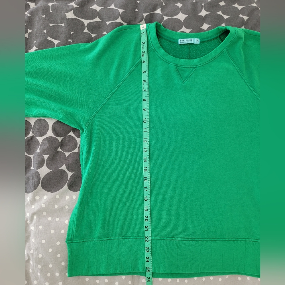 NWOT Stateside Softest Fleece Raglan Side Slit Sweatshirt - kelly green - Picture 6 of 8